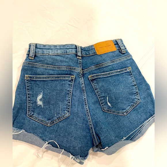 Zara shorts - Picture 2 of 2